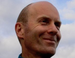 Christophe Hoffstetter a fait de l'Outdoor Business Coaching son nouveau métier. Il accompagne des dirigeants et des équipes en marchant à pied dans un environnement naturel. Il est pionnier de l’Outdoor Business Coaching.